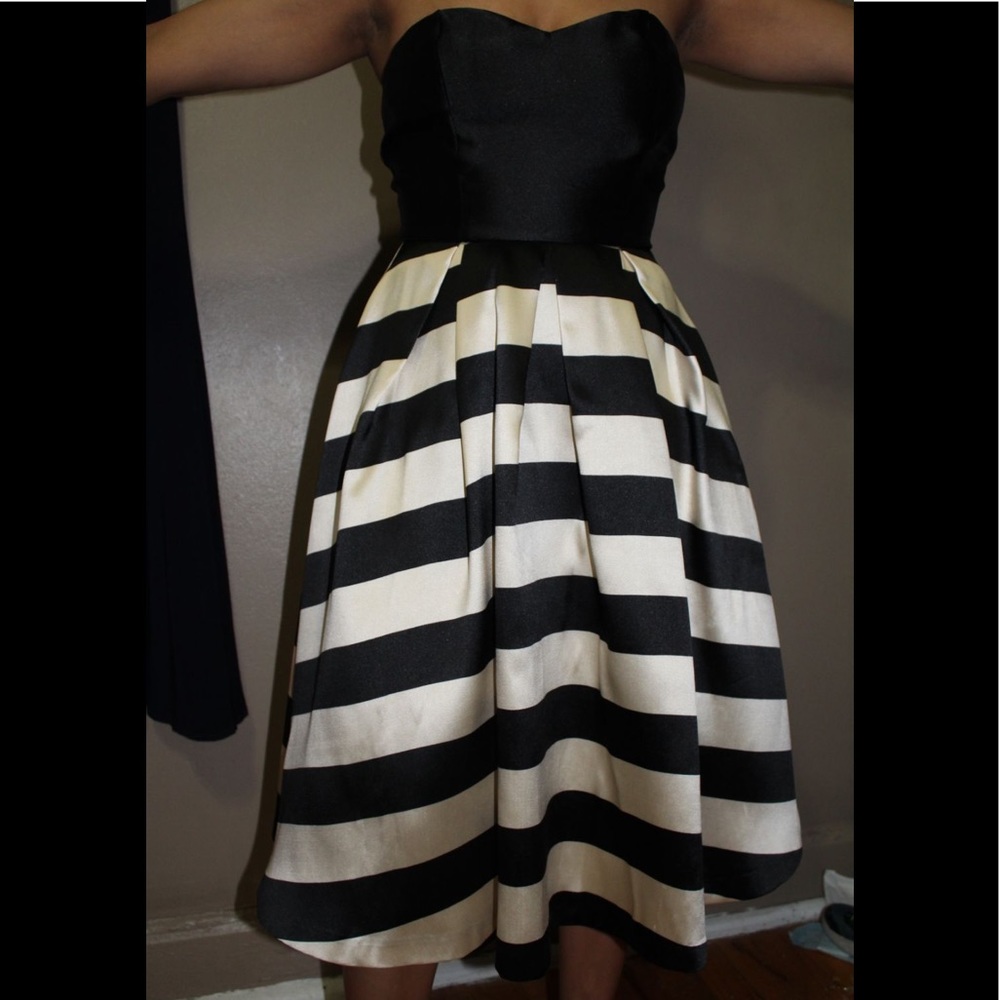 Black and white sleeveless dress